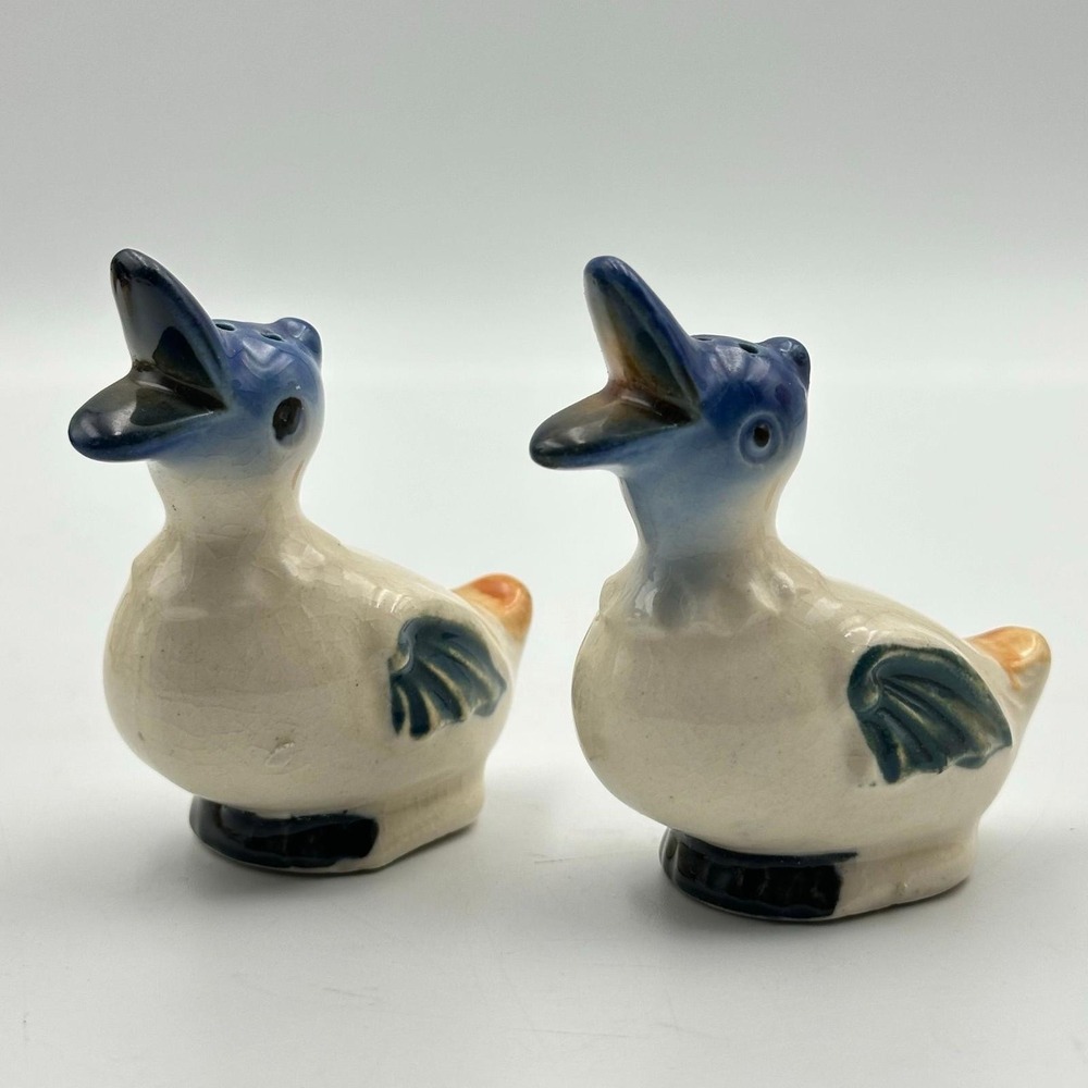 SP94-Vintage MCM quacking ducks salt and pepper shakers Japan kitsch